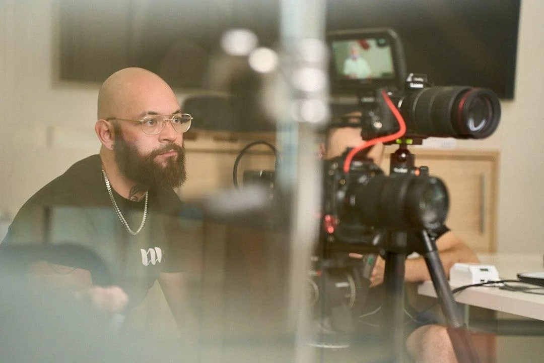 RAWTIME-Team bei einer Filmproduktion mit professioneller Kamera
